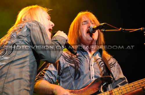 Rough justice: Bernie Shaw,Trevor Bolder