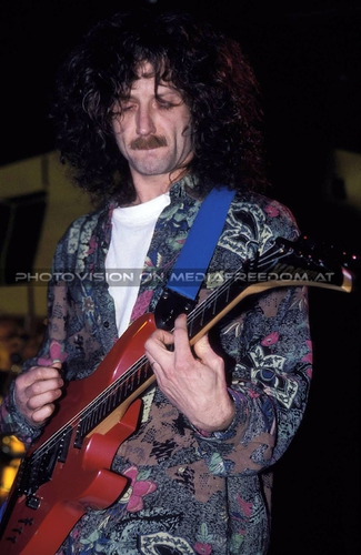 A Christmas Care-Roll 021