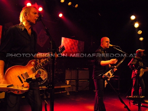 Front page news: Muddy Manninen,Andy Powell,Bob Skeat