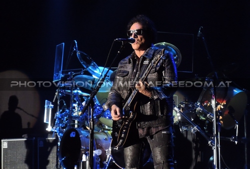 Eclipse 08: Neil Schon