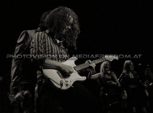 Bite the hand that feeds