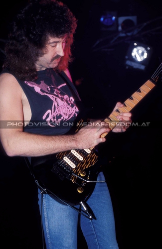 Toolbox - Tour Pix 01: Steve Morris