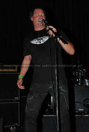 Stand up...: Walter Brix