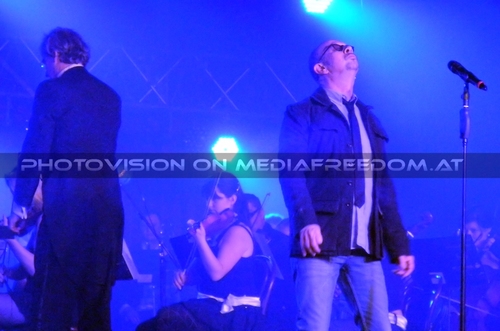 Do nothing till you hear from me 02: Chris Thompson,Bohemian Symphony Orchestra,Mat Sinner Band