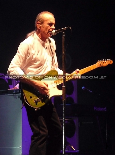 In search of the fourth Chord 17