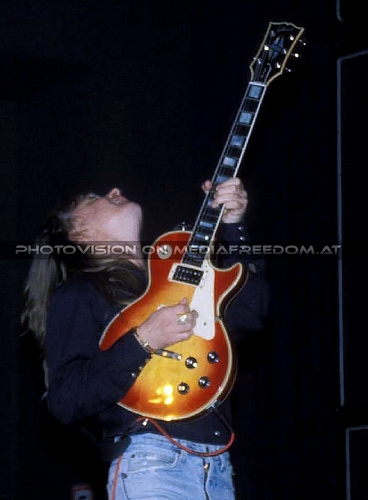 Screaming Blues Blaster 08