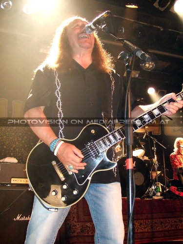 Between two worlds 10