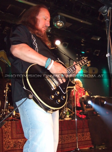 Between two worlds 16