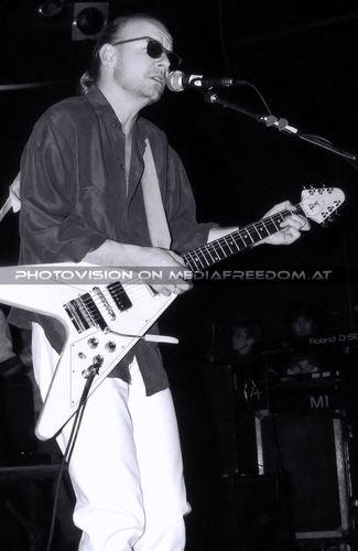 Strange Affair 05: Andy Powell