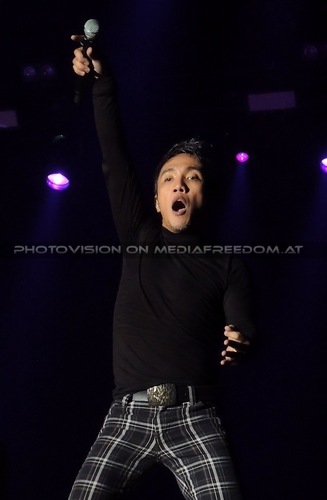 Eclipse 14: Arnel Pineda