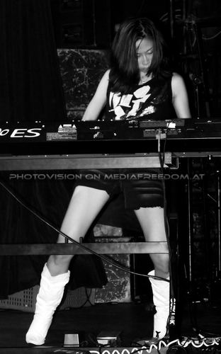 Silence Followed Tour Pix 29: Emi Gilbert