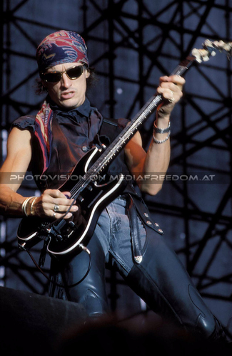 Pump 18: Joe Perry