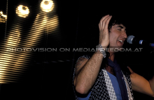 Love is not a game: Robin McAuley