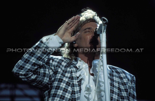 Downtown train: Rod Stewart