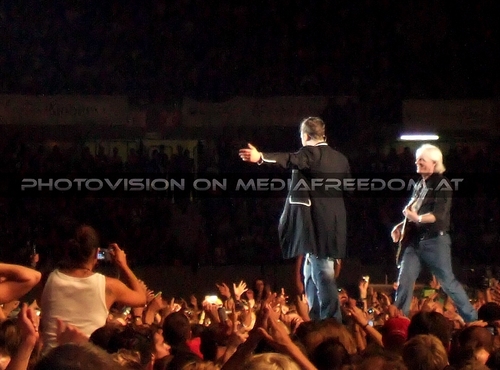 Intensive Care Tour - Pix 10