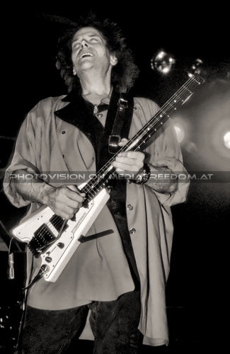 Roll over beethoven: Leslie West