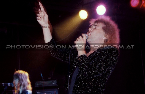 Start talking love: Bob Catley