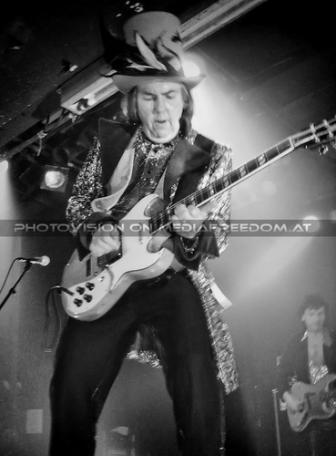 Mama weer all crazee now: Dave Hill