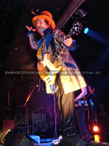 Skweeze me, pleeze me: Dave Hill