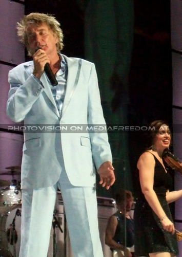 Tonights the night: Rod Stewart