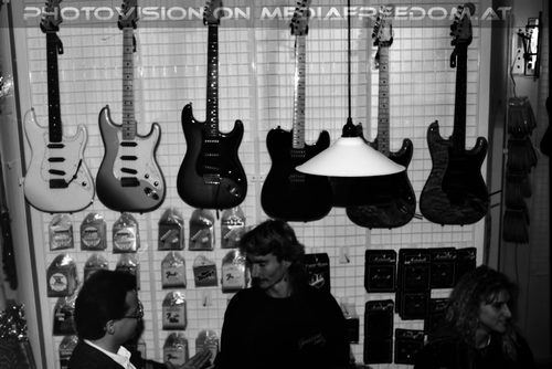 Guitars Only - Pix 08