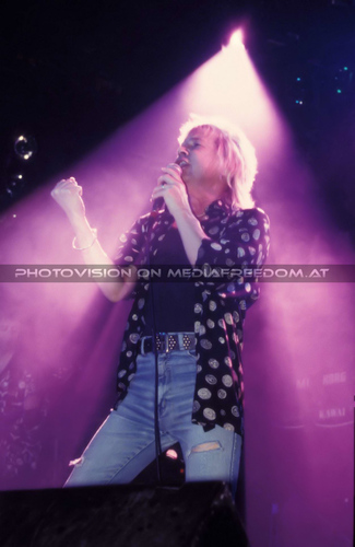 On A Storytellers Night: Bob Catley