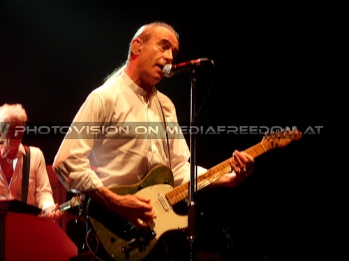 In search of the fourth Chord 08