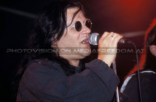 A Christmas Care-Roll 024