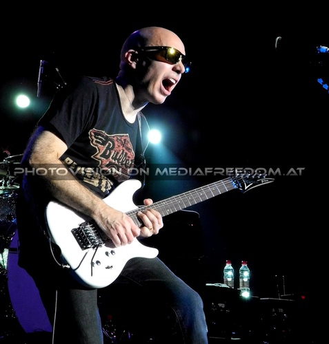 Premonition: Joe Satriani