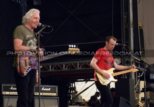 Live after 17: Leo Lyons,Joe Gooch