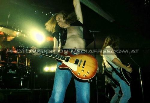 Does it feel like love: Luke Morley,Ben Matthews