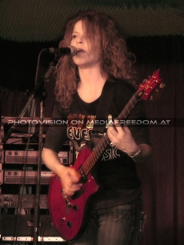 Mickey rocks: Michaela Stollnberger