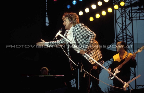 What am i gonna do: Rod Stewart