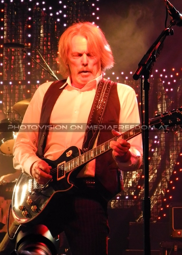 Lizzy Live Tour - Pix 07