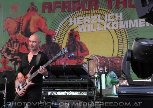 Somewhere in Africa again - Tour Pix 17: Steve Kinch