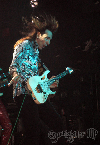 Guitar God in Vienna: Steve Vai