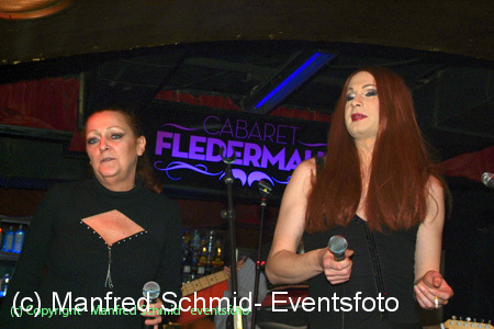 S�-VAAL: S�_VAAL & her men