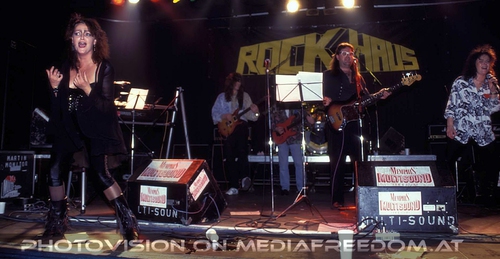 A Christmas Care-Roll 052