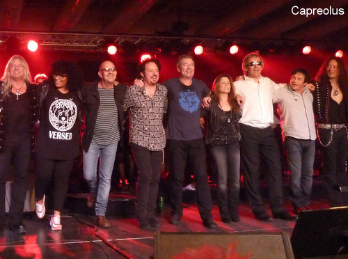 All together : Smoke on the water