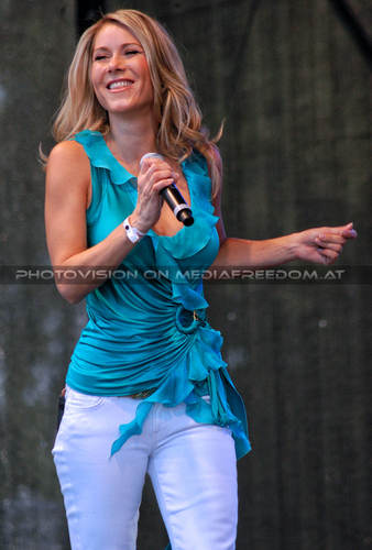 Schwerelos 06: Simone Stelzer