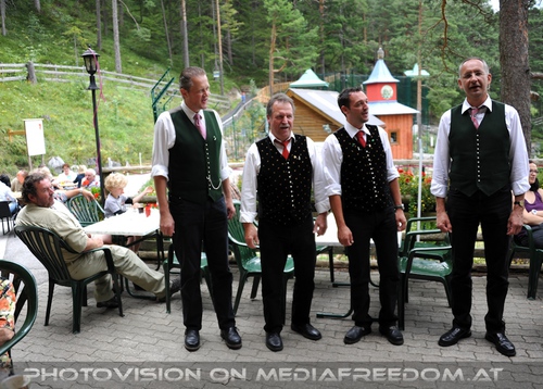 Begr��ung der Schneeleoparden-Zwillinge 13: Herbert Eder