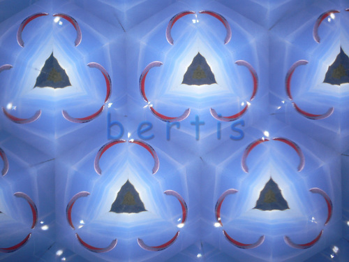 up to the sky: paragleiter