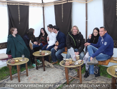 Im neuen Mokkazelt: Thomas Hirmann