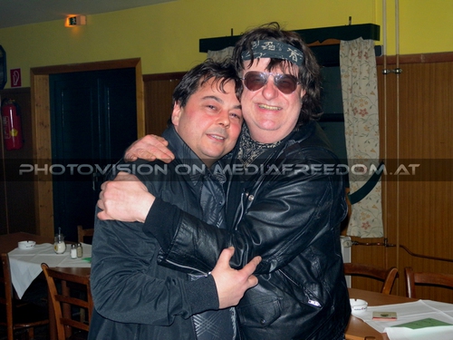 Birthday Party Pix 05: Pete de Oliviera (Peter Swoboda),Ronnie Rocket Urini