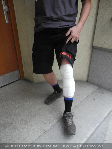 Wrecking Ball Tour - Pix 01