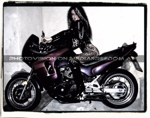 Fighting for the lady Ferah