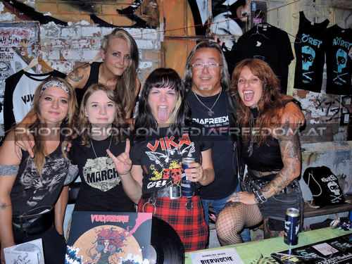 Rock Bottom 36: Robin Readbreast, Bea Heartbeat, Sandy Dee, Mika Silverhand, Charly Swoboda, Suzy Q Cook