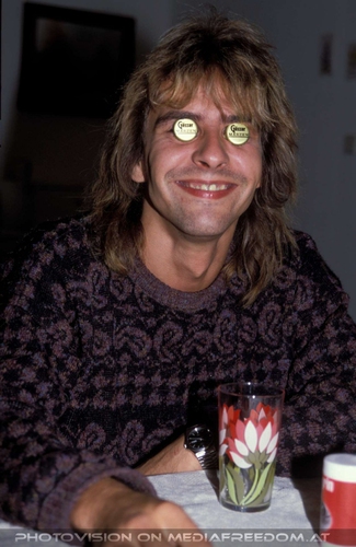 We're still alive - Crazy drummer break