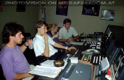 Don't get in touch 25