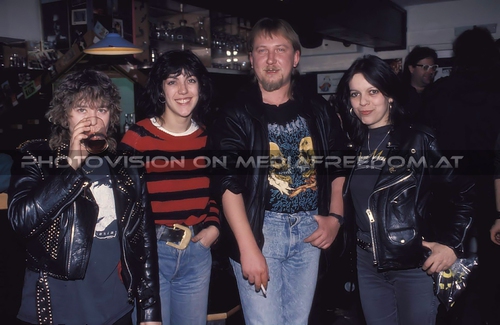 Demolition boy: Denise Dufort,Jackie Carrera,Cris Bonacci